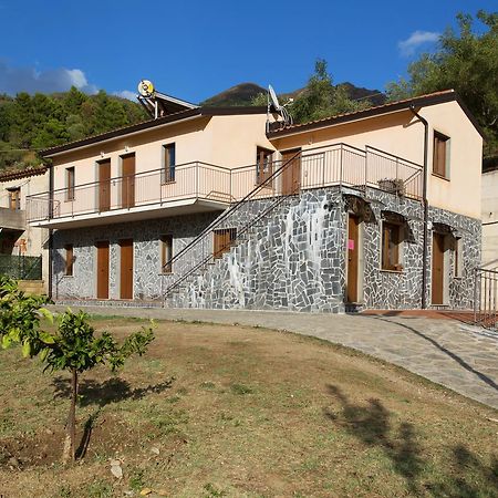 Sant'Angelo di BroloTurismo Rurale Il Sole别墅 外观 照片