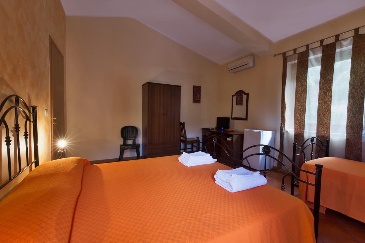 Sant'Angelo di BroloTurismo Rurale Il Sole别墅 客房 照片